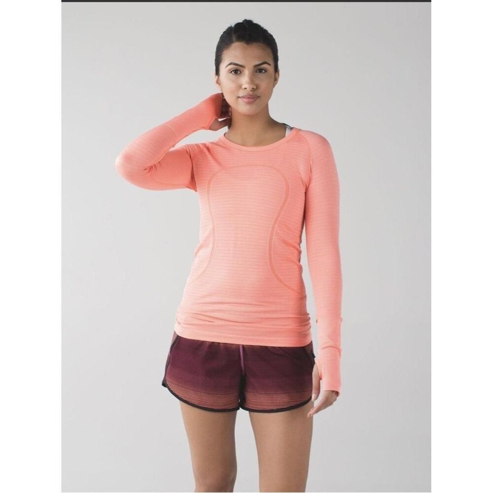 Lululemon Women's Pink Sweatshirt